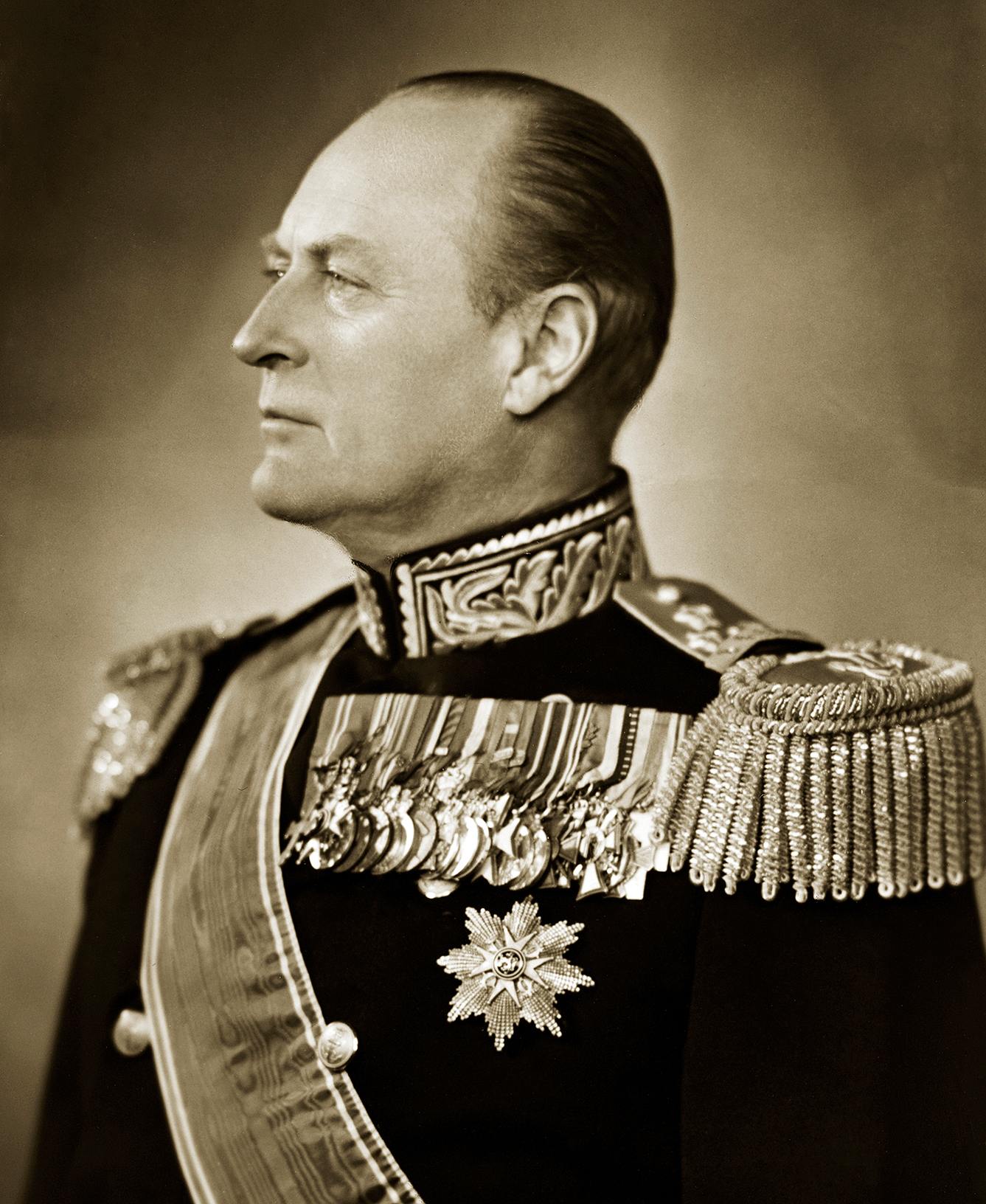 Kong Olav 1953. Foto: E. Rude, De kongelige samlinger